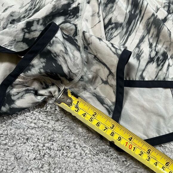 Lululemon Speed Up Women’s Tye Tie Dye Athletic Running Shorts - Picture 9 of 9